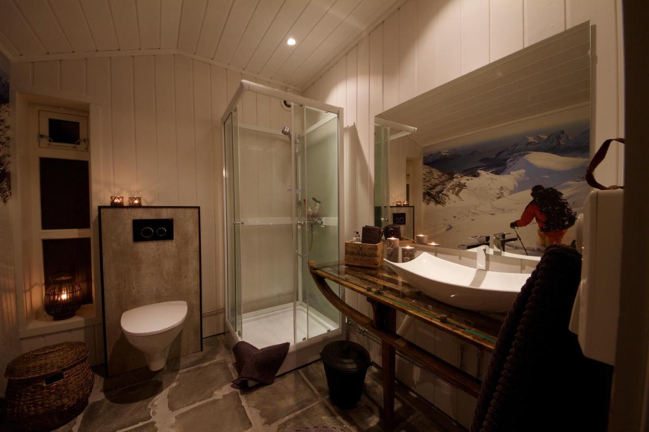 Kjosen Lodge, Lyngen. Lyngseidet Exterior photo