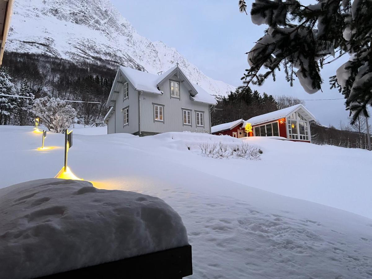 Kjosen Lodge, Lyngen. Lyngseidet Exterior photo